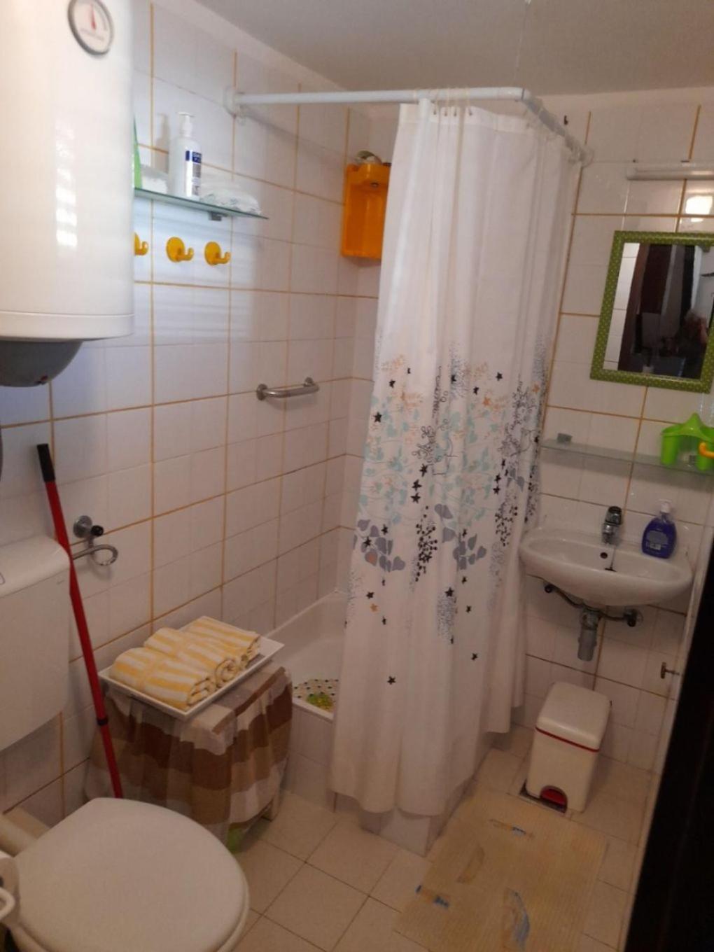 Apartment Danka - Affordable And At The Beach Brist Exterior photo